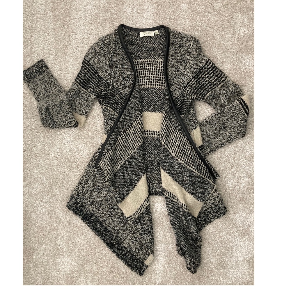 Lot of 4 sweaters - women’s size small